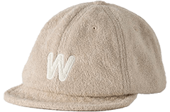 白色の帽子の画像